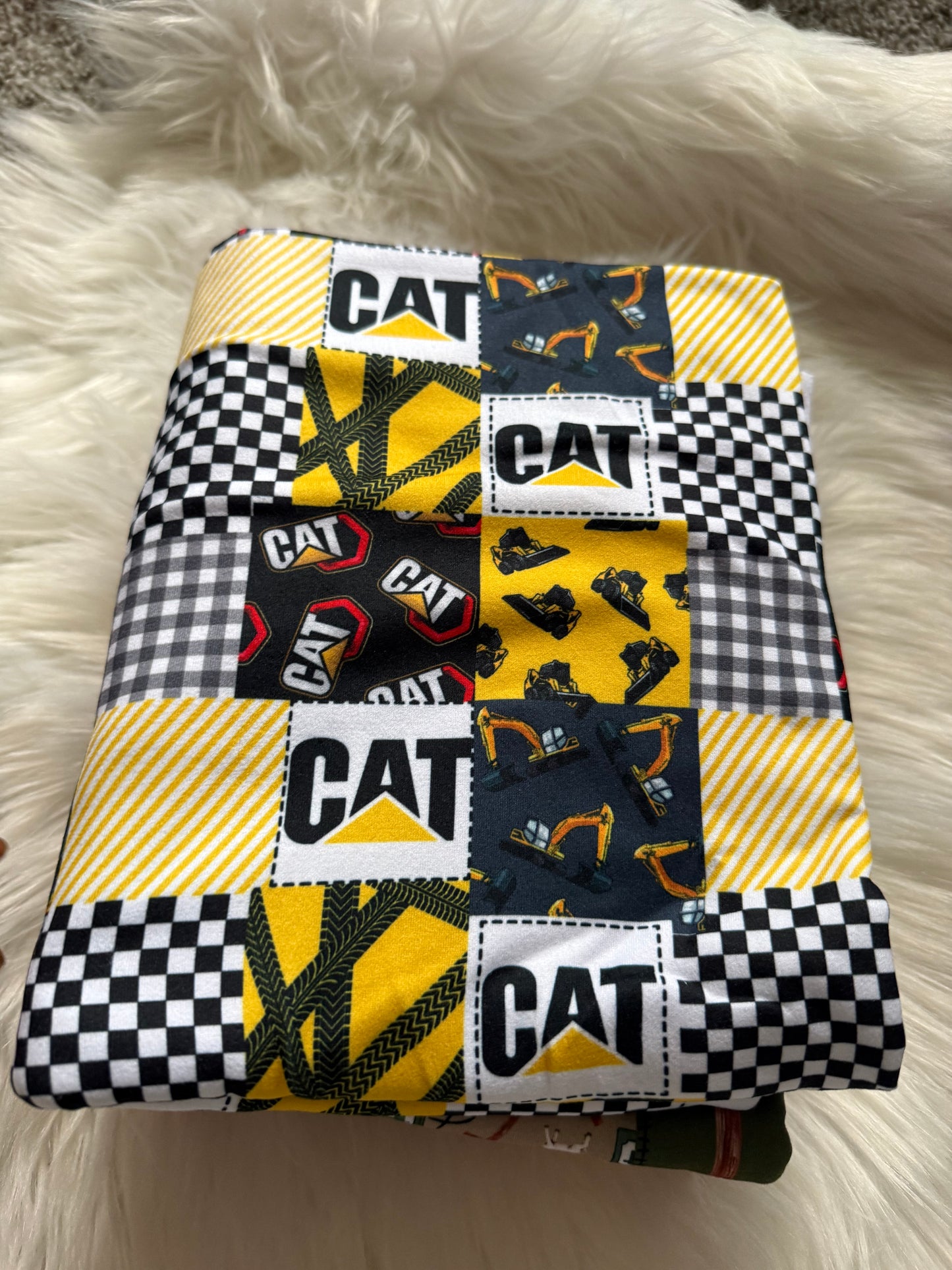 Cat construction yellow 250dbp