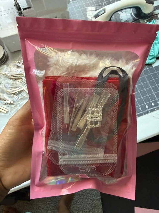Red or pink Santa kit