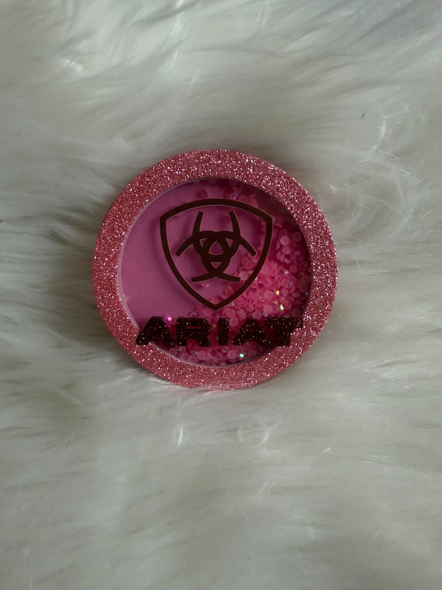 Pink ariat circle shaker