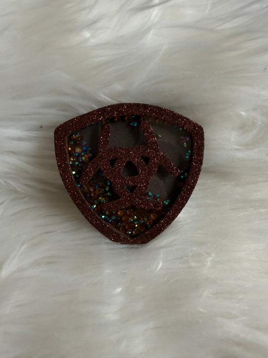 Brown ariat symbol shaker