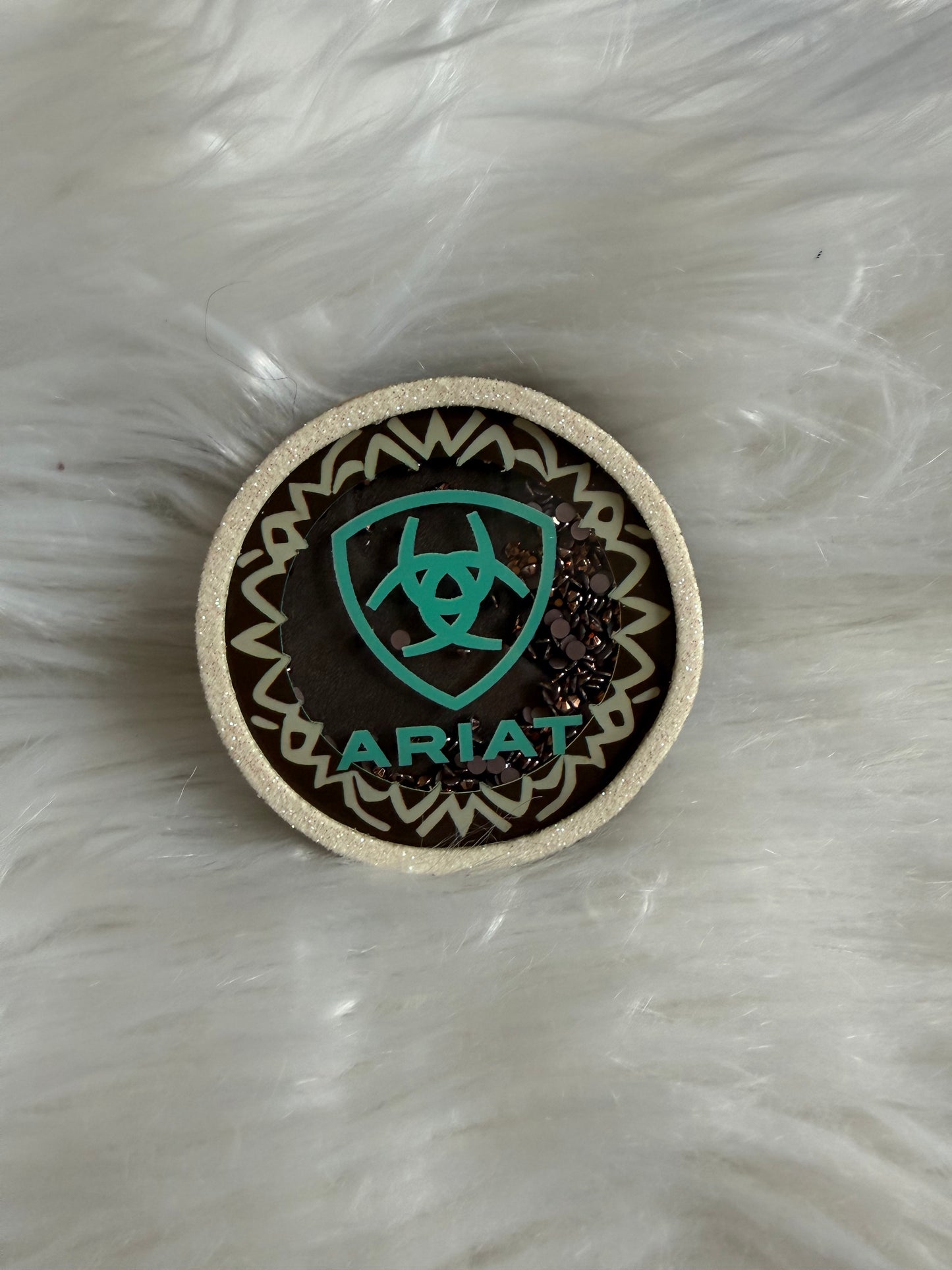 Circle ariat shaker