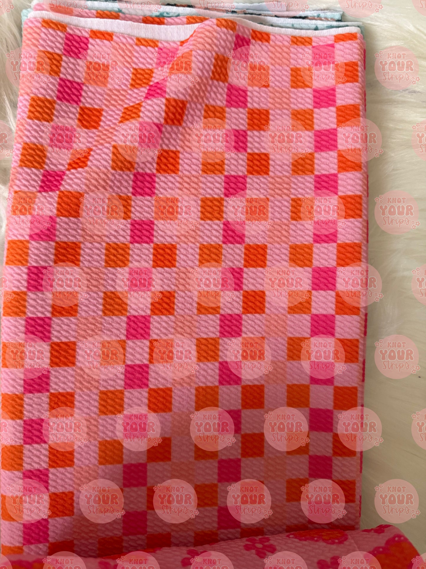 Groovy checkered bullet bow strip